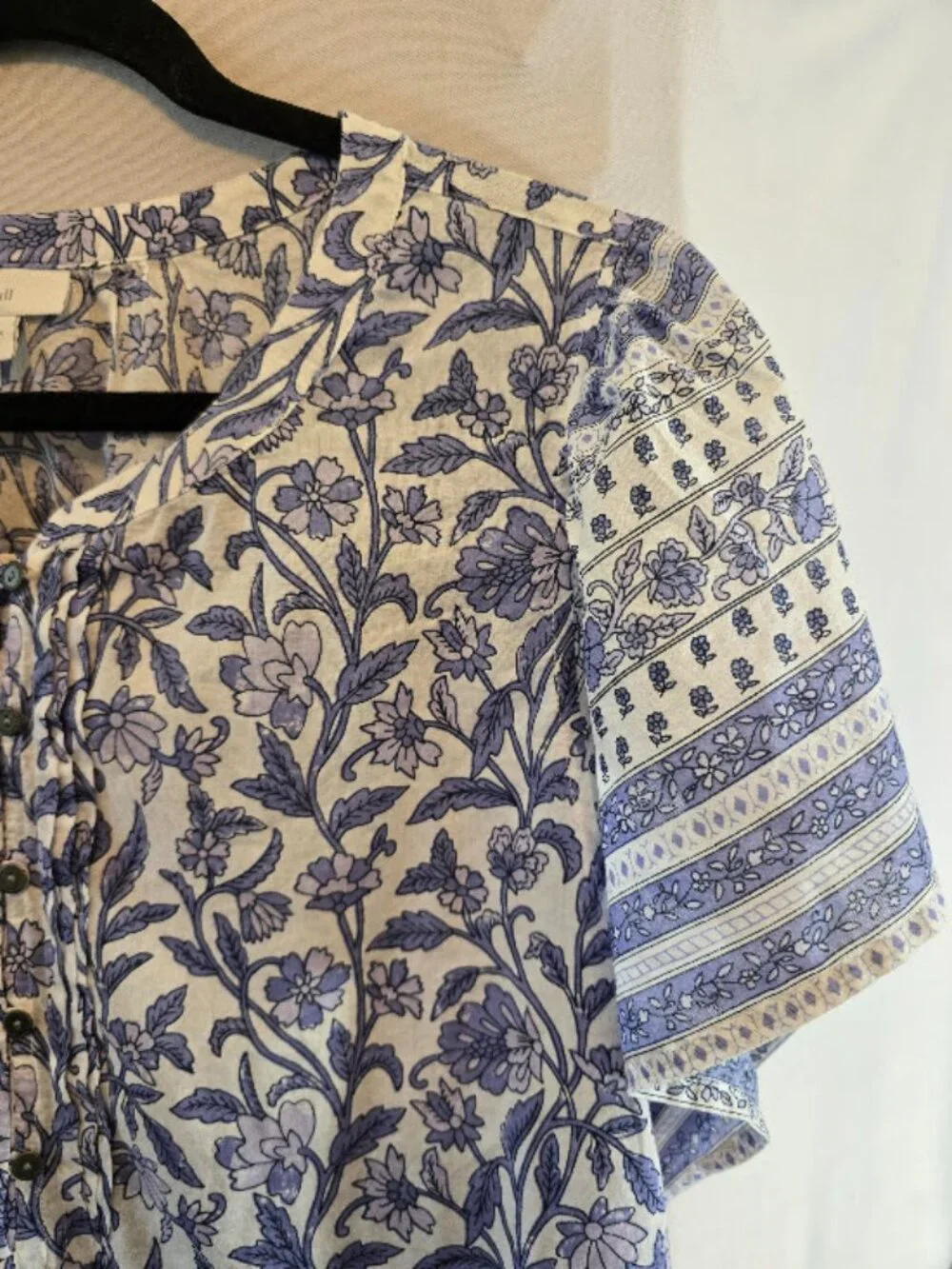 J. Jill Cream and Blue Floral Short Sleeve Blouse - Picture 3 of 9